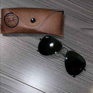 Black Aviator Ray-Ban Glasses